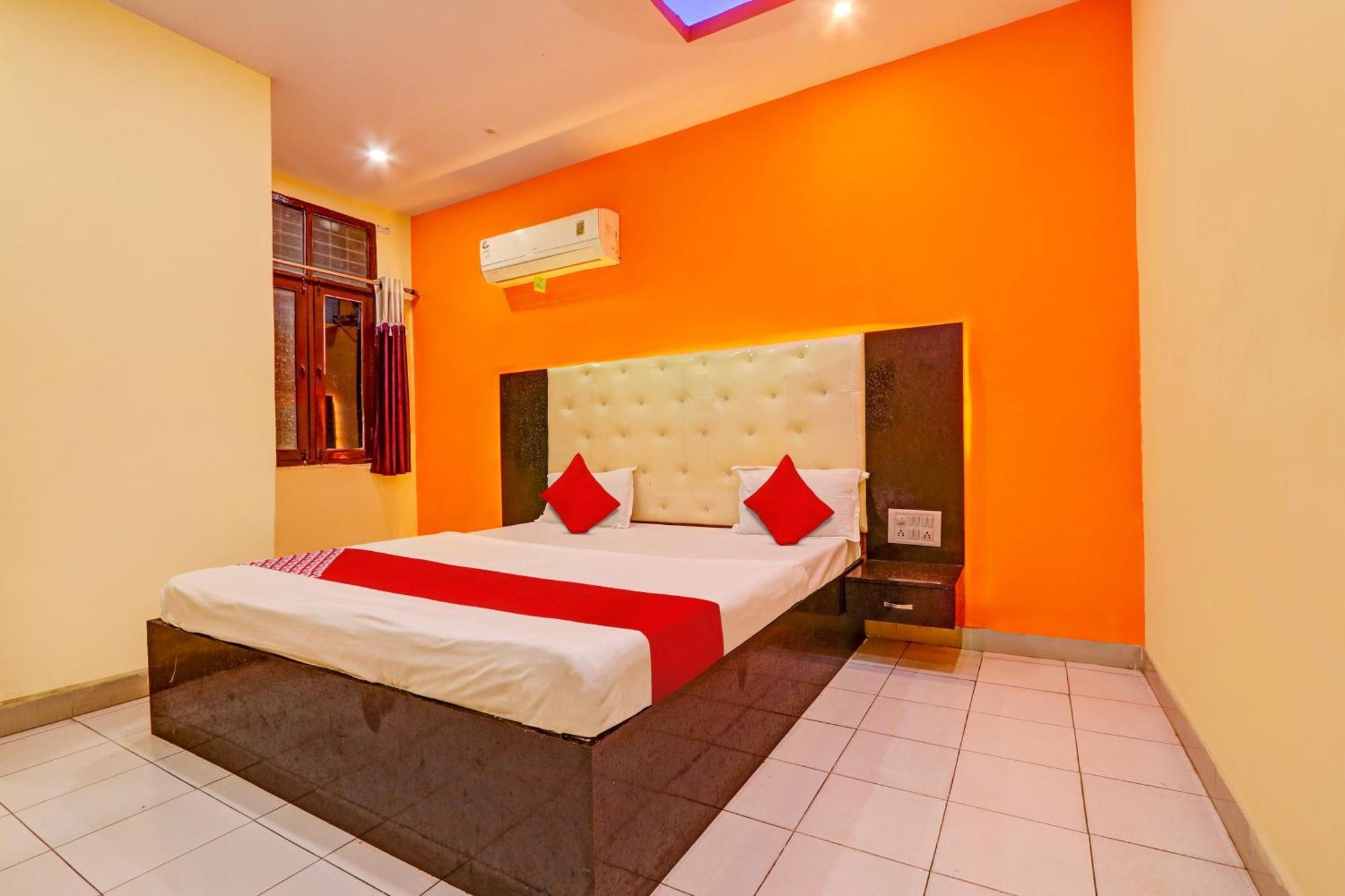 Oyo Flagship Hotel Samruddhi Lodge Nirmal  Esterno foto
