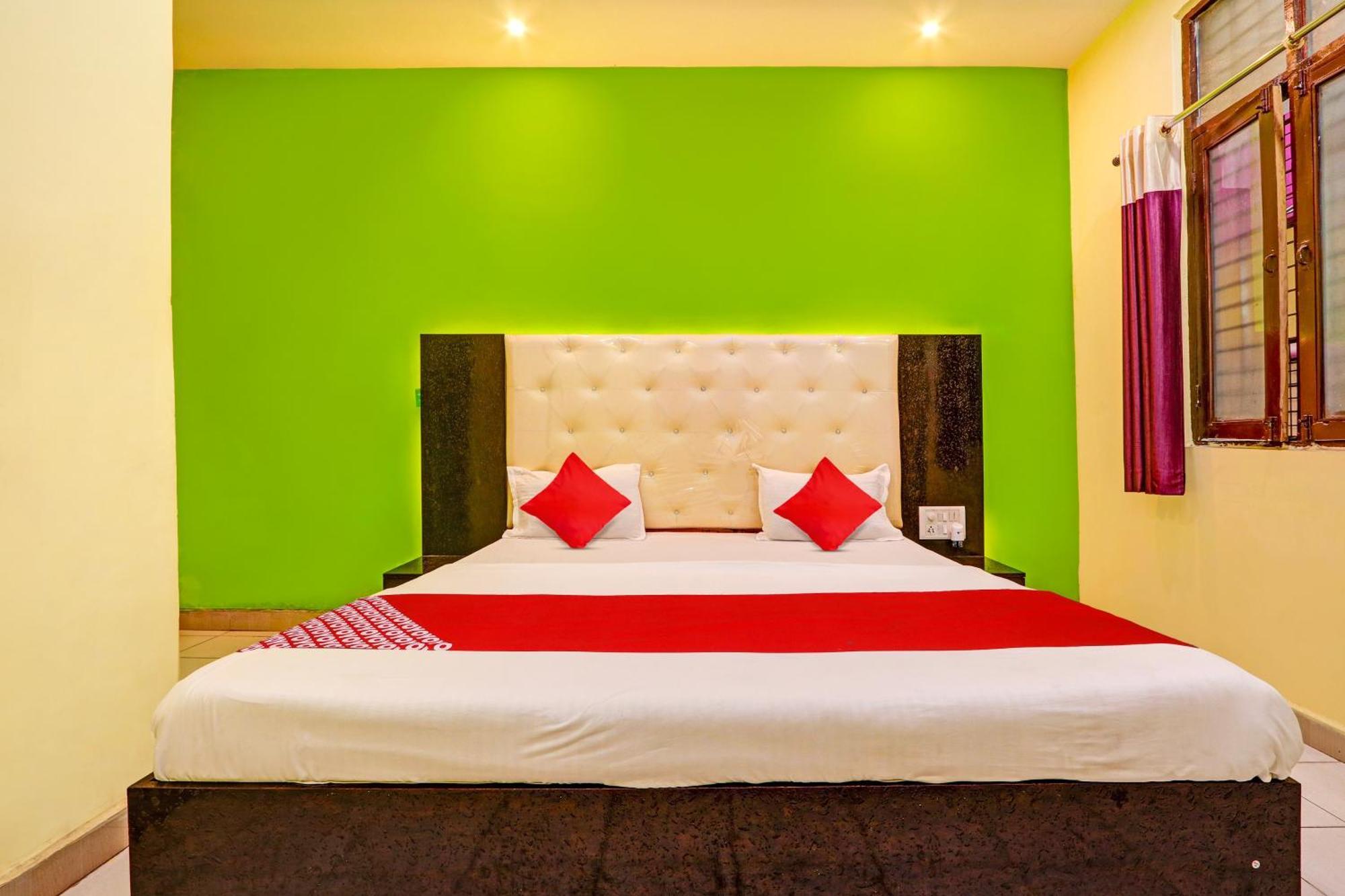 Oyo Flagship Hotel Samruddhi Lodge Nirmal  Esterno foto