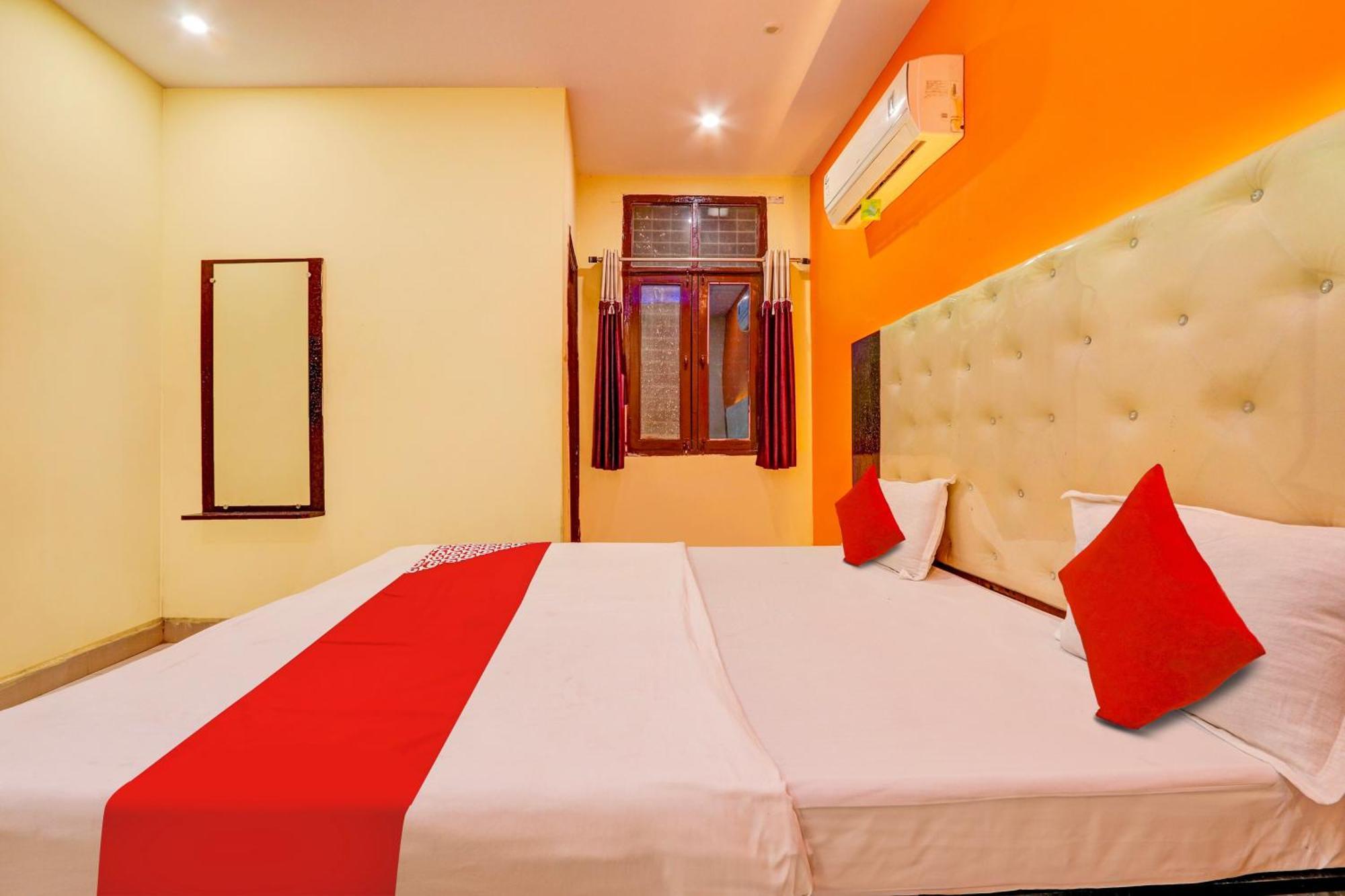 Oyo Flagship Hotel Samruddhi Lodge Nirmal  Esterno foto