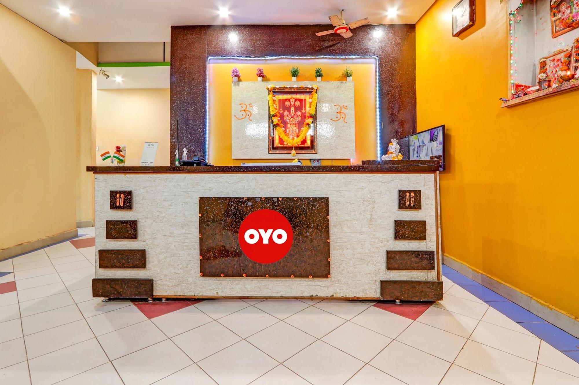 Oyo Flagship Hotel Samruddhi Lodge Nirmal  Esterno foto