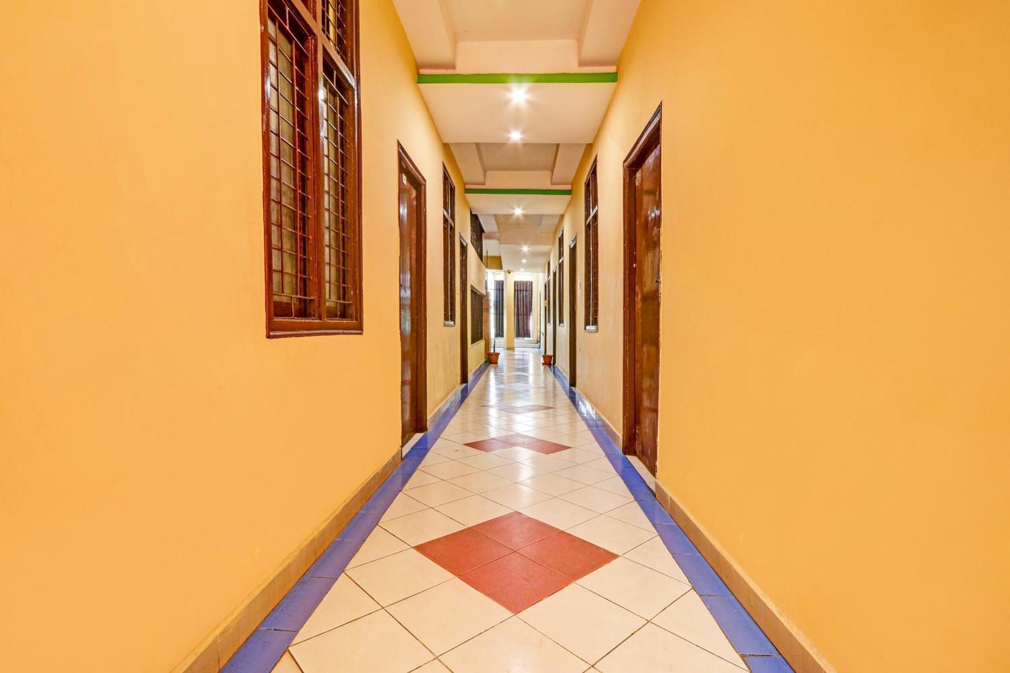 Oyo Flagship Hotel Samruddhi Lodge Nirmal  Esterno foto