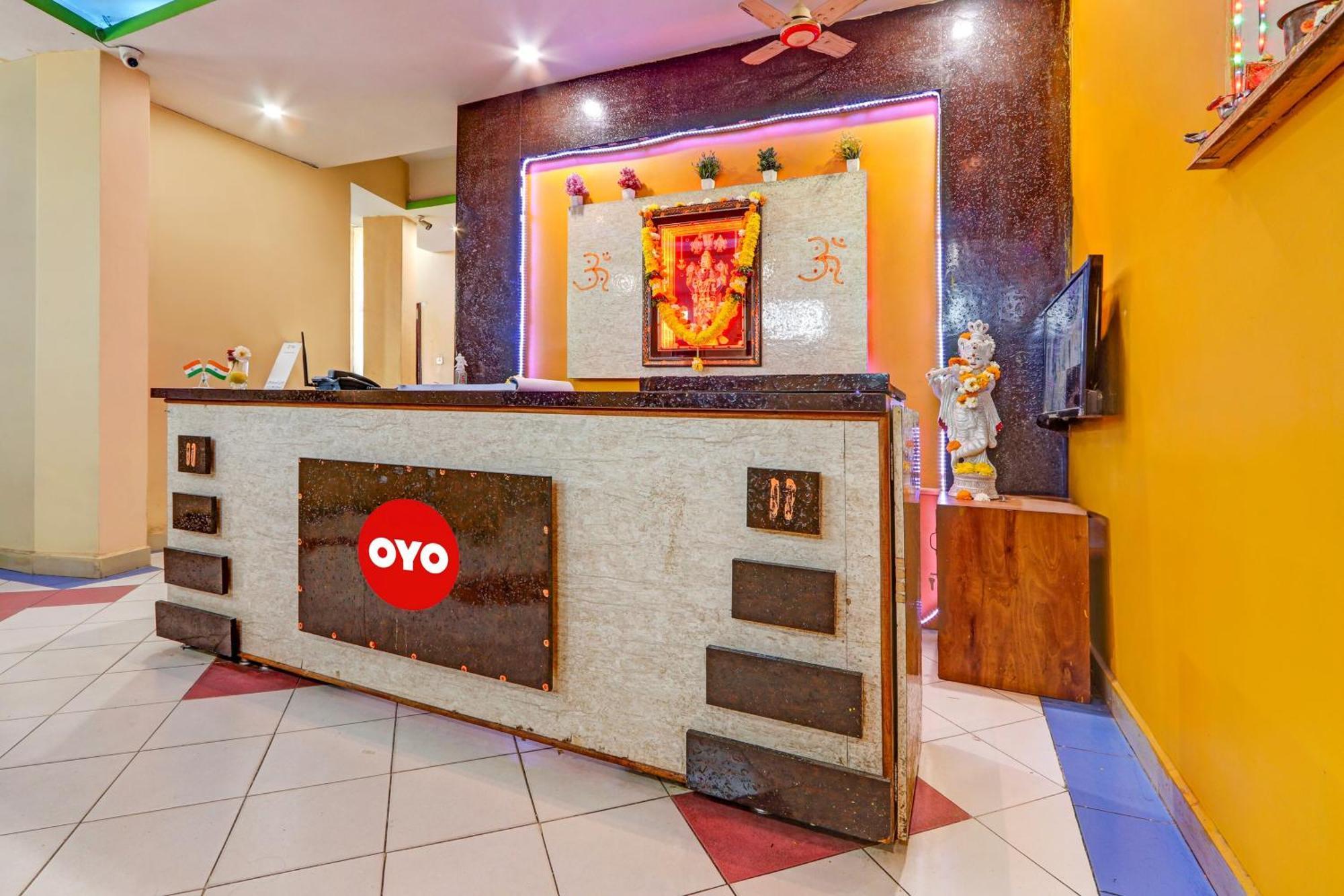 Oyo Flagship Hotel Samruddhi Lodge Nirmal  Esterno foto