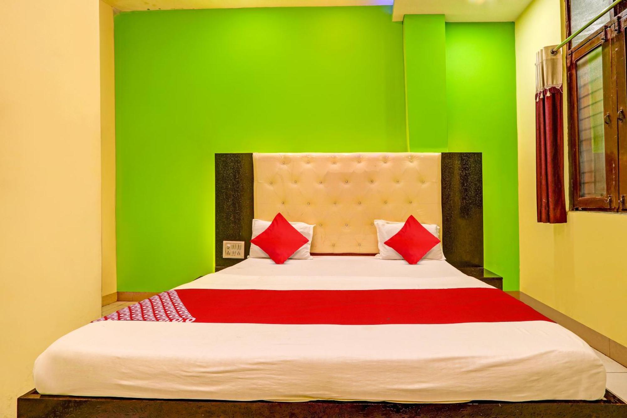 Oyo Flagship Hotel Samruddhi Lodge Nirmal  Esterno foto