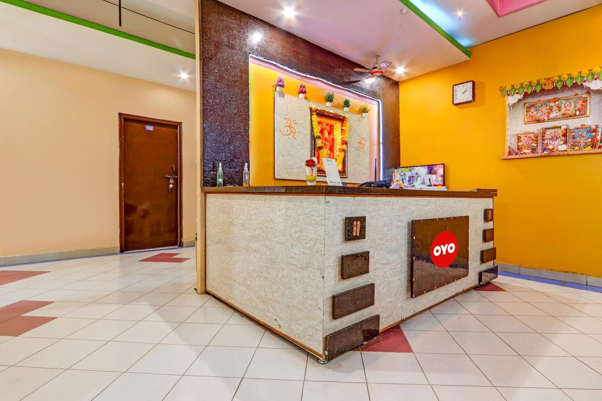 Oyo Flagship Hotel Samruddhi Lodge Nirmal  Esterno foto
